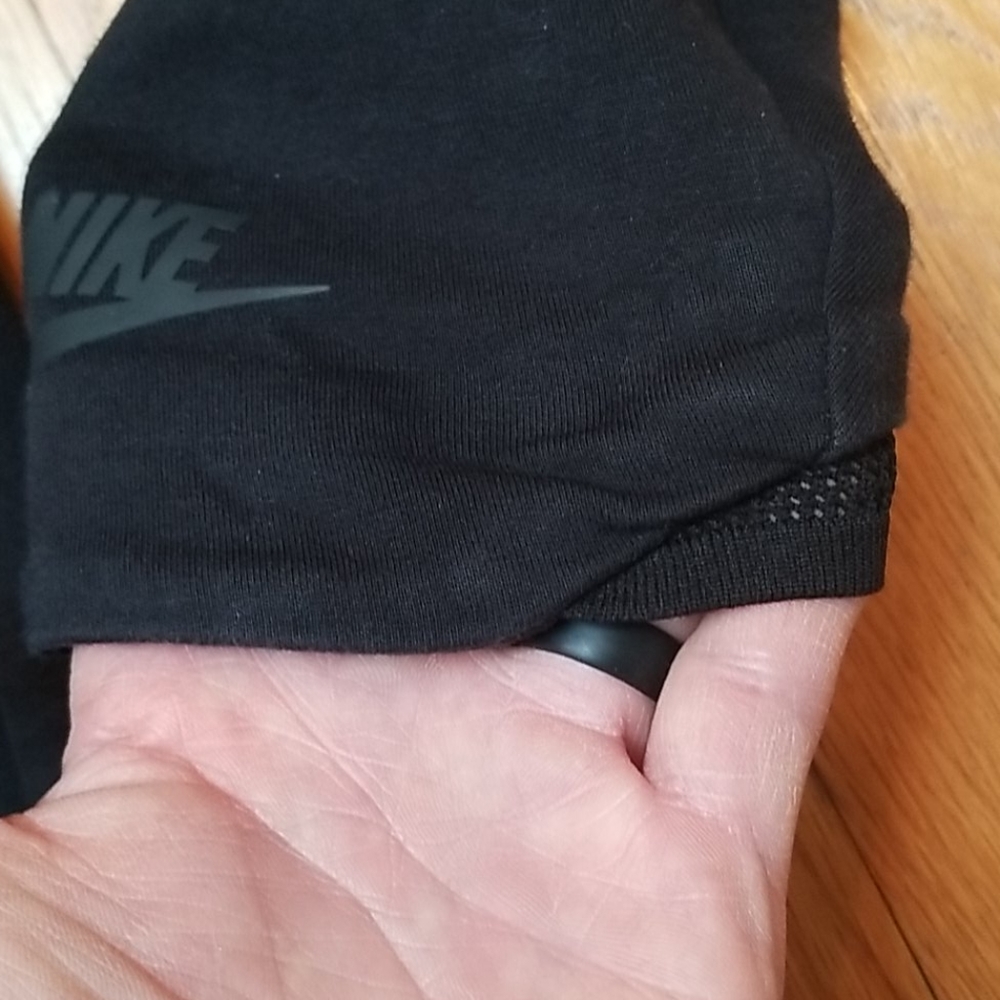 Nike Tech Crewneck - Picture 2 of 4